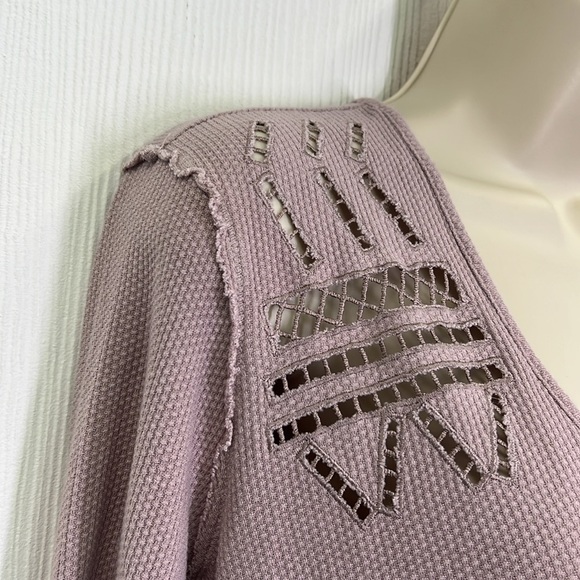 Free People - We The Free Plum Moonrise Cutwork Thermal V Neck Blouse Size Small - Picture 5 of 13